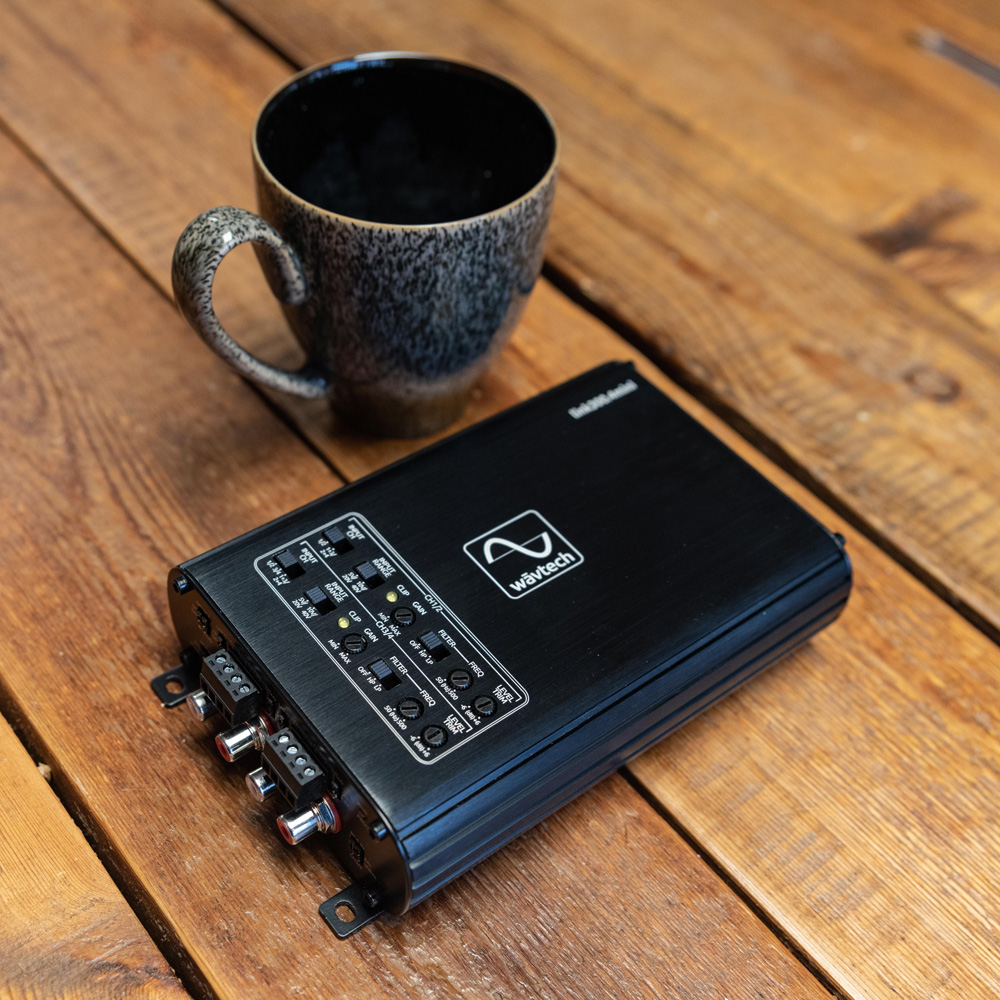 Wavtech Ultra-Compact 300W 4-Channel Amplifier with OEM Integration